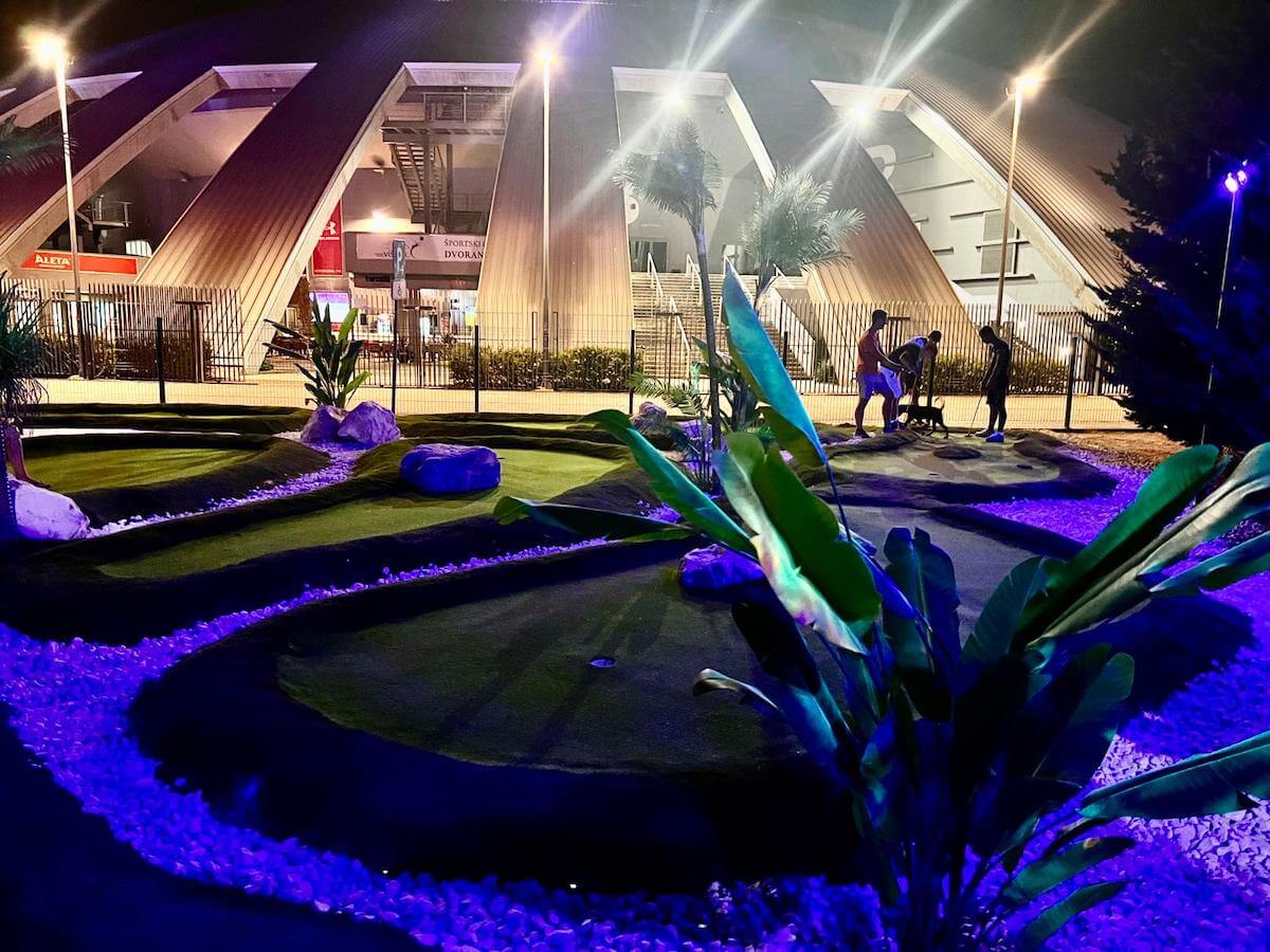moon_fun_park_visnjik_zadar_zabavni_park_trampolin_vr_golf_17